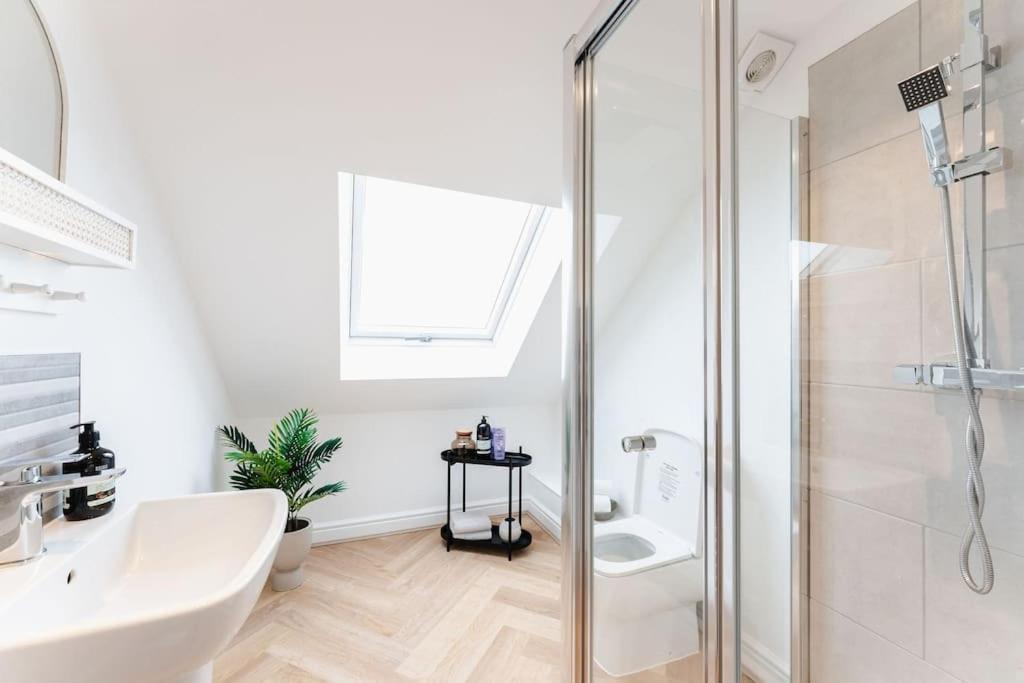 Boutique Apartment - Mazerystays Exley Kültér fotó