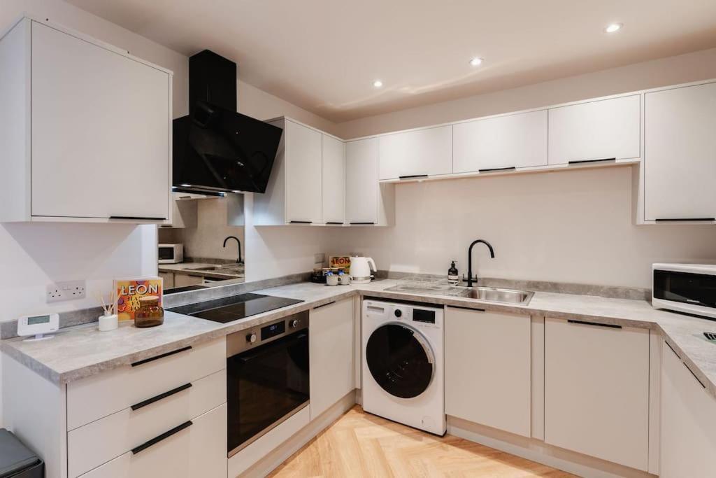 Boutique Apartment - Mazerystays Exley Kültér fotó